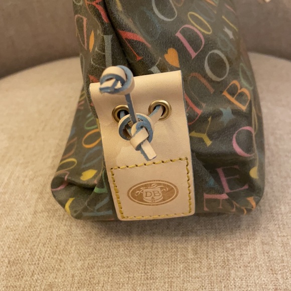 Gorgeous Dooney&Bourke handbag 🔥🔥 - Picture 5 of 11